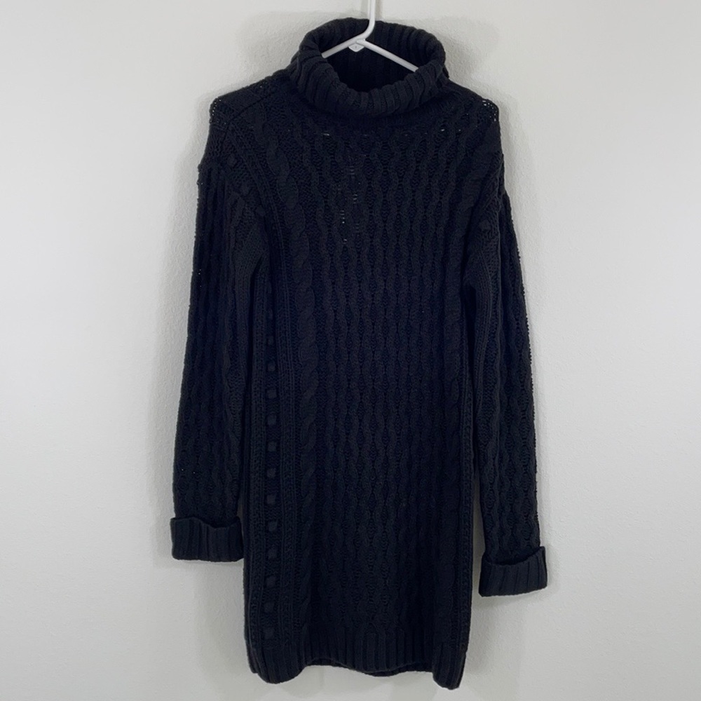 525 AMERICA Chase Cable-Knit Tunic Sweater Dress In Black